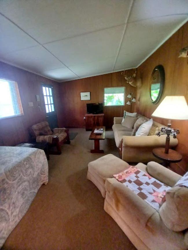 Satsuma Stegbone'S Fish Camp And Resort מראה חיצוני תמונה